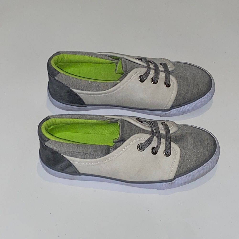 10/$50 Cat & Jack Boy Shoes Size 12 - Picture 4 of 6